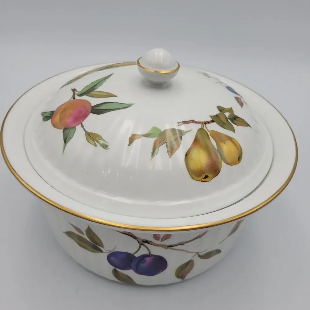 Royal Worcester Lidded Round Casserole 3 Quart Evesham w/Gold 1961 England